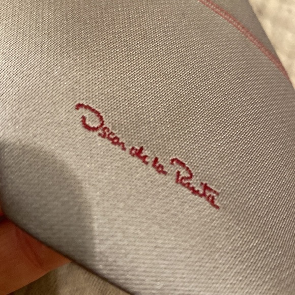 Oscar de la Renta tie. - Picture 5 of 11